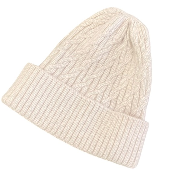 Nwot ivory super soft cable knit with ribbed edges winter hat one size - Picture 1 of 2